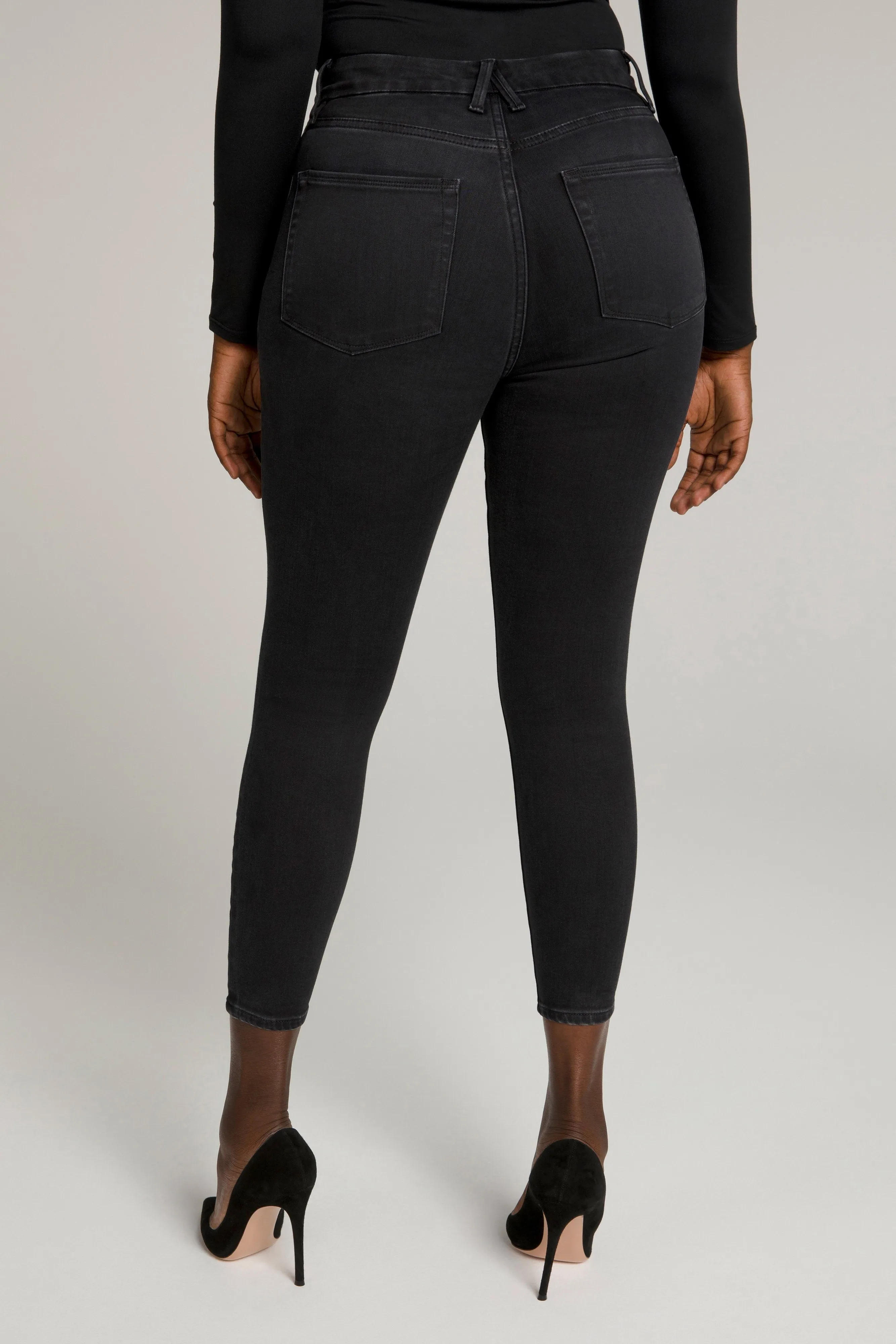 GOOD WAIST CROP | BLACK111